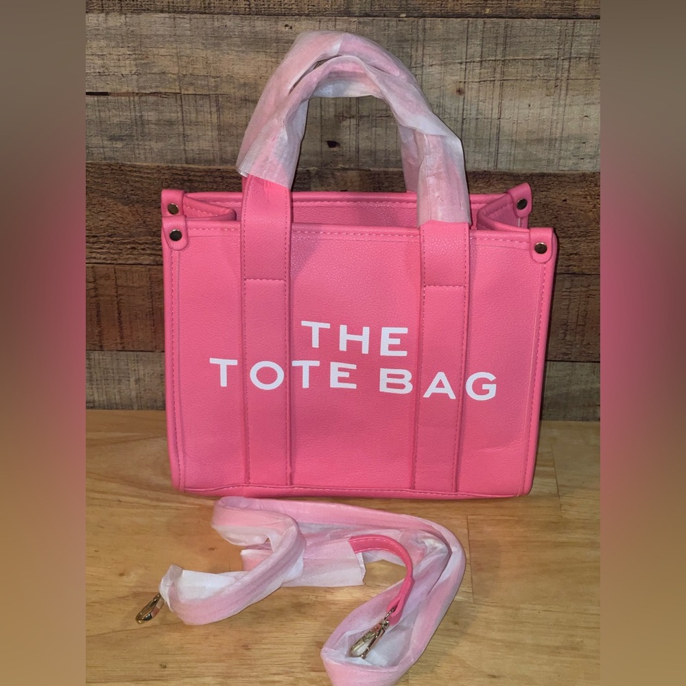 🩷 The Tote Bag in Pink 🩷